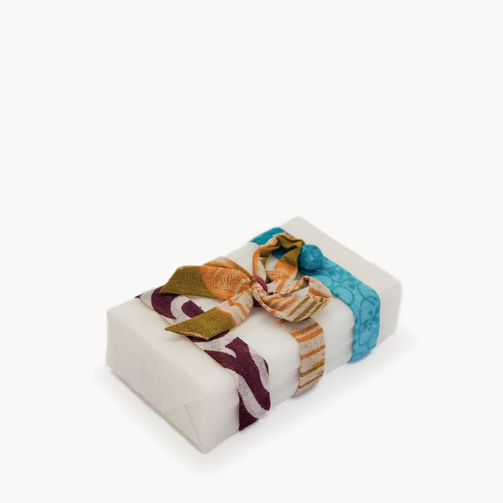 Handmade Soap • Wooden Soap Dish: Soap & Soap Dish Set - Eucalyptus